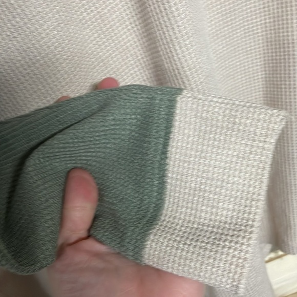 Doe & Rae size large green and cream color hooded waffle knit long sleeve top - Picture 2 of 7